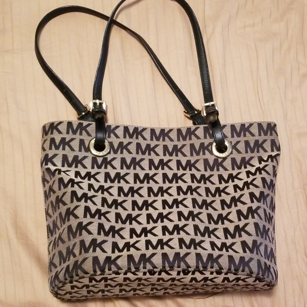 Michael Kors purse